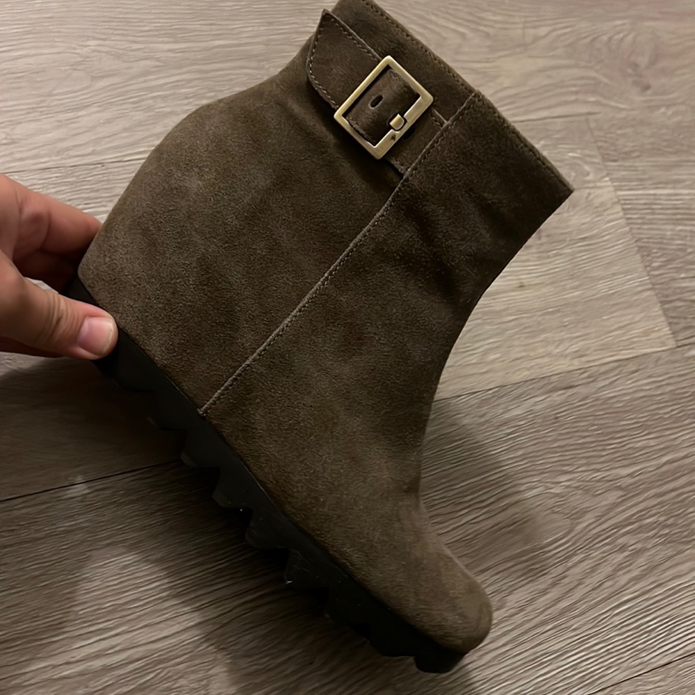 Aerosole Leather Booties size 6